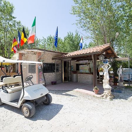 Camping Dei Tigli Торре-дель-Лаго-Пуччини Экстерьер фото